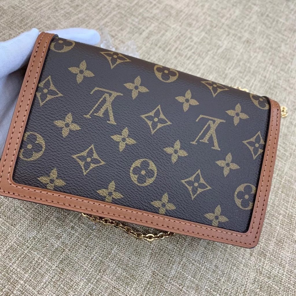 dauphine chain wallet lv